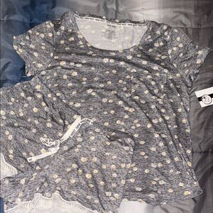 Nine West Gray and Yellow Floral Lounge Set